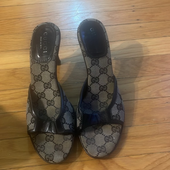 Gucci sandals size 8 - Picture 3 of 11
